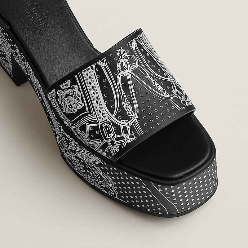 【プリントが足元のポイントに◎】HERMES Kervella 35サンダル Kervella 35 sandal | Hermès Singapore